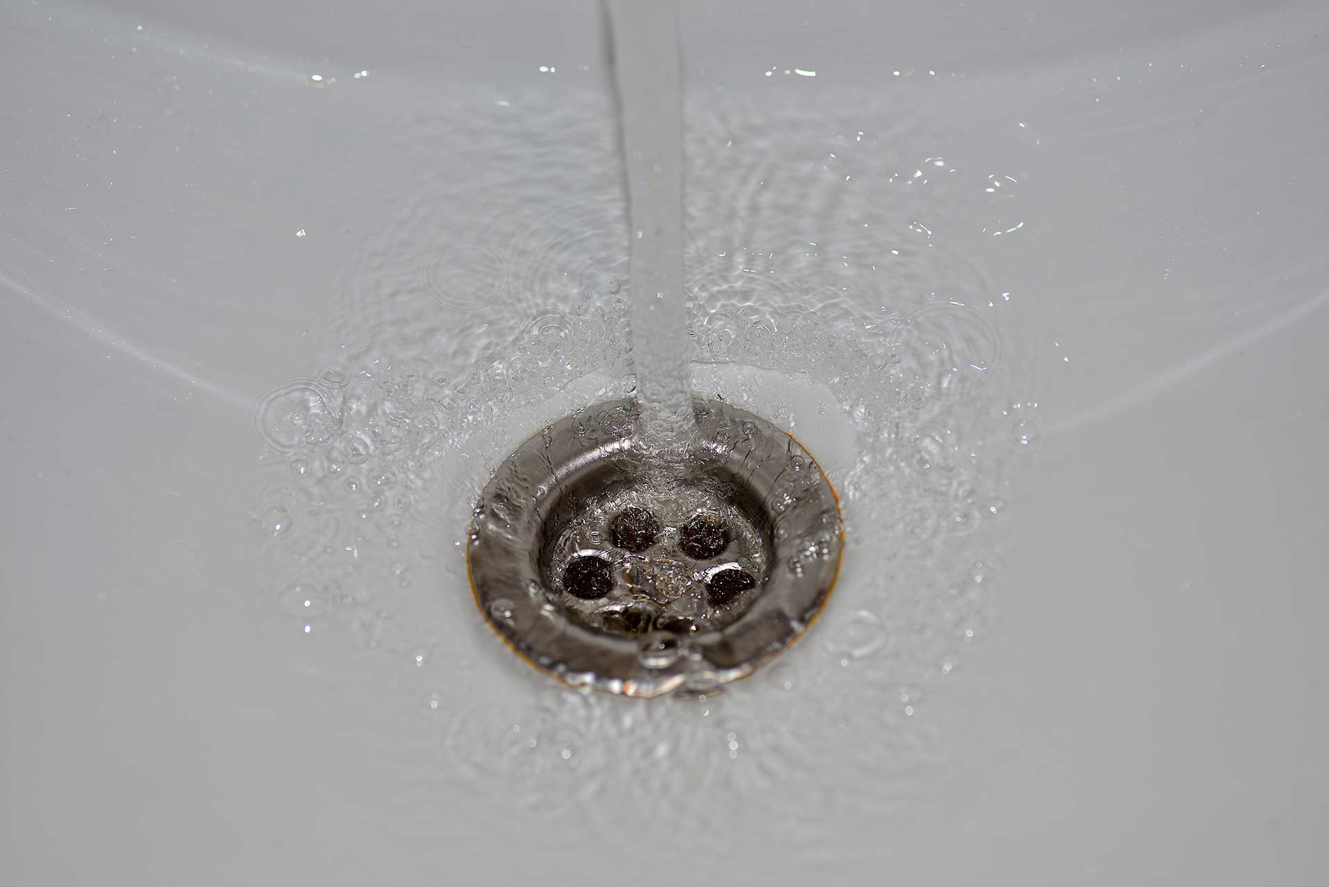 A2B Drains provides services to unblock blocked sinks and drains for properties in Portsmouth.